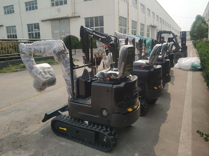 凱迪沃一批小型挖掘機(jī)批量出口美國(guó)